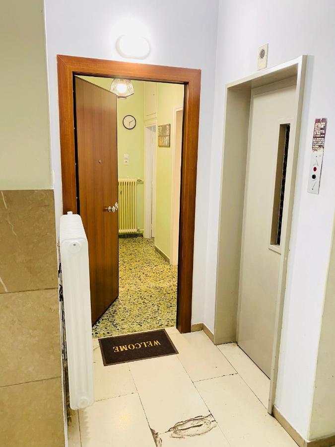 Studio 32m2 Nefitou Metaxa Atene Esterno foto